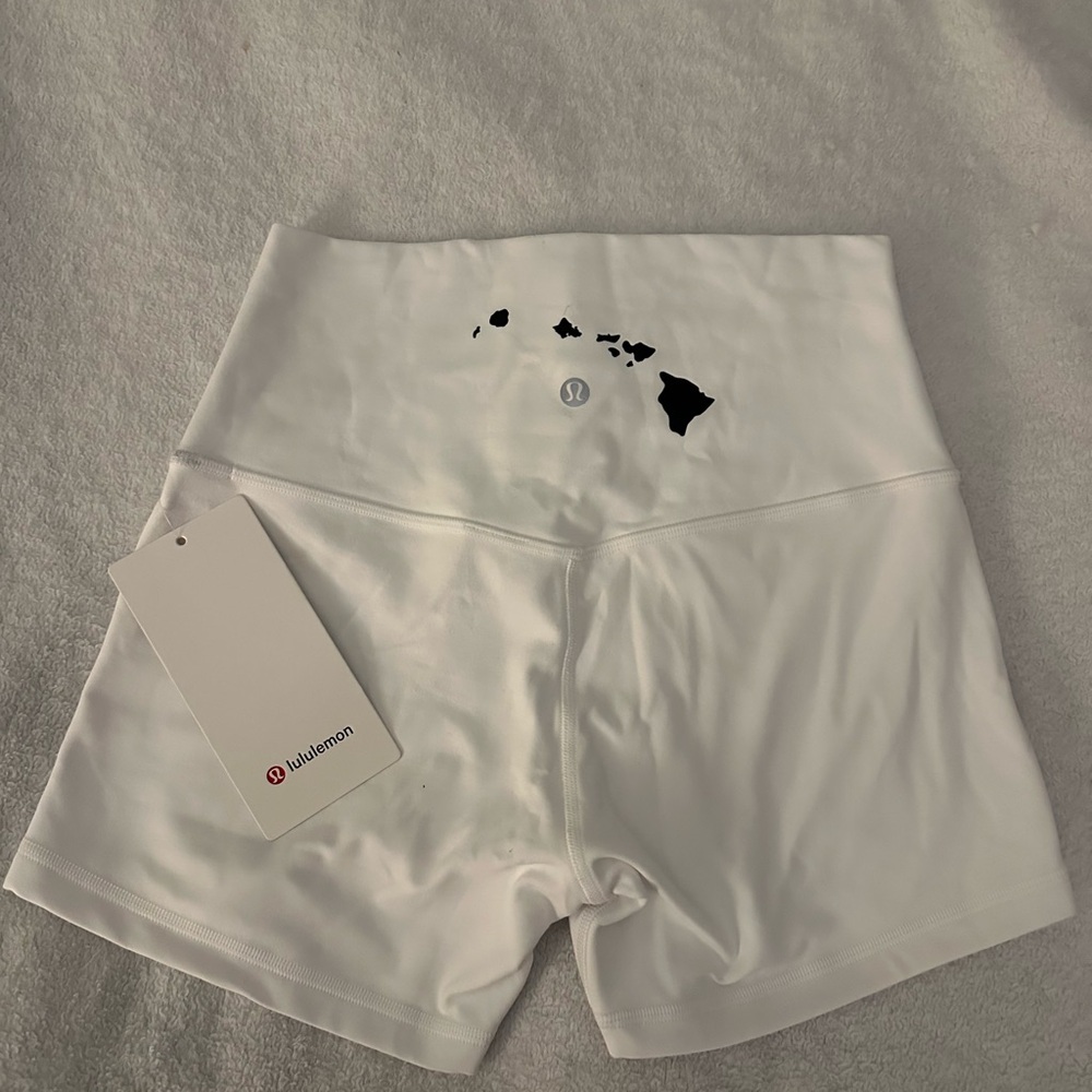 RARE : Hawaii Lululemon align biker shorts size 6
